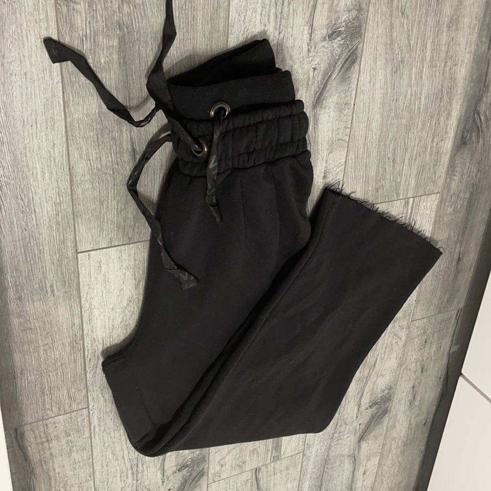 Wide leg pants